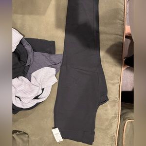 Brand nwt black express cropped leggings
